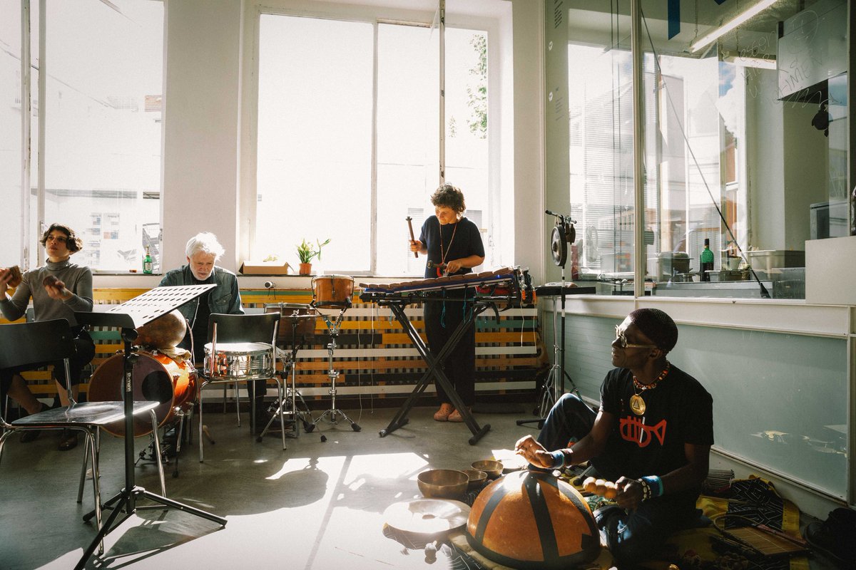 Cafeoto's tweet image. This Sunday at 5pm we present a special all-ages community event with food, KANTINE MUSIK. Featuring music and storytelling from:
Peter Zummo
Zoot Lynam
Caroline Kraabel
Flora Curzon
Beanie Bhebhe
Bex Burch
cafeoto.co.uk/events/kantine…