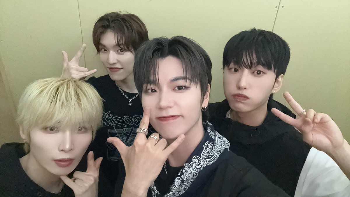 Pattern_5's tweet image. [#Pattern]

더운 날씨에도 패턴과 함께해줘서 고마워🎵
페어링 더위 조심해!!🫶

#패턴 #pattern
#지누 #Jinu   
#제이제이 #JJ
#쿤 #koon  
#쿄  #Kyo  
#해민  #Haemin