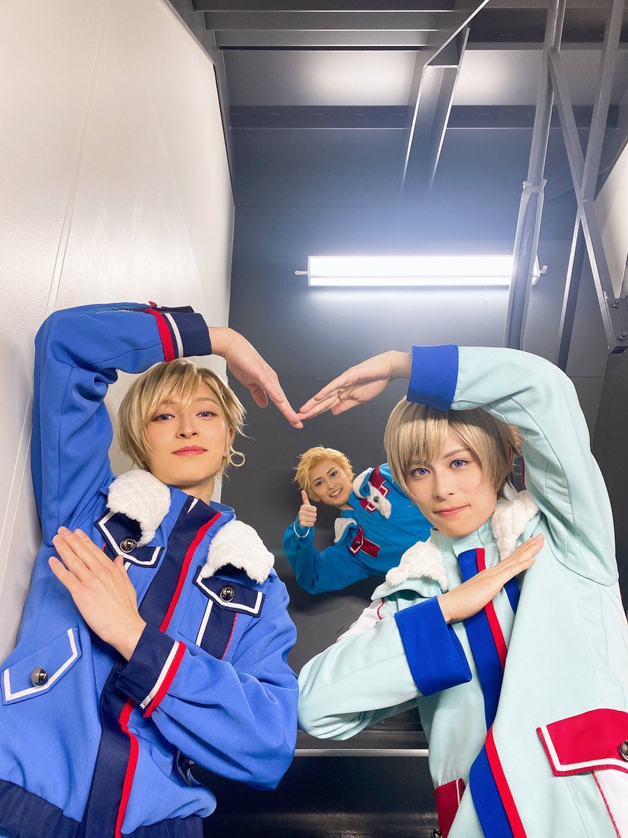 matsu0801ken's tweet photo. ミュージカル
「ヘタリア〜A tender world〜」

8公演目にご来場頂きまして
誠にありがとうございました‼︎

📸ノルとアイス…と👍

明日は2公演。
いよいよ東京公演も折り返し。
楽しみます❄️

#ヘタミュ #お疲れフィヨ��ド https://t.co/uQ3Wih6vEV