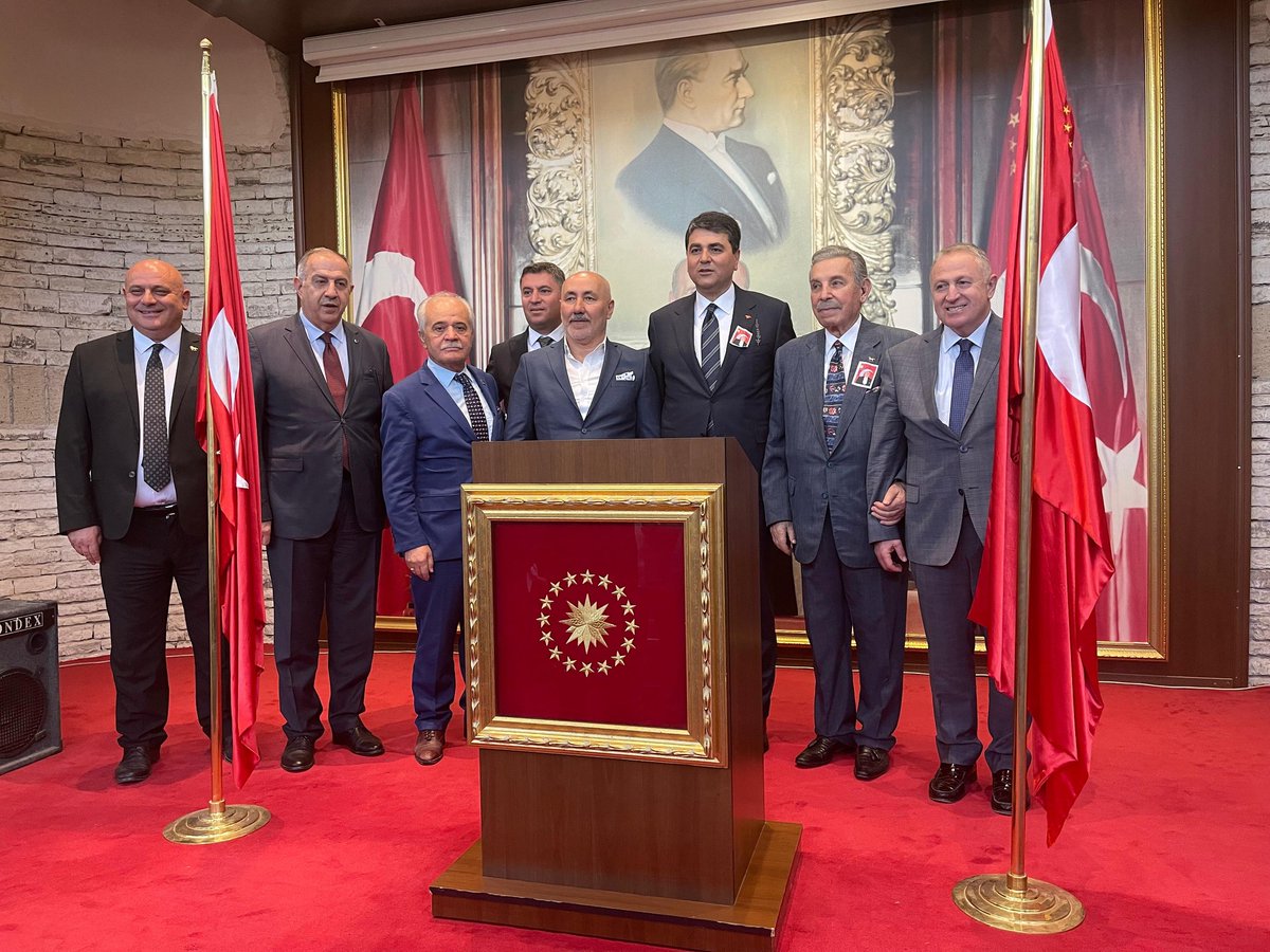 Merhum Genel Başkanımız, 9. Cumhurbaşkanımız Demirel şöyle izah etmişti mücadelesini;
"biz henüz tanesi dolmadan kurumuş başakların arkasından geldik. Bu başaklar kurumamalıydı, ona su lazımdı. Bizim kavgamız; bozkırla yeşilin kavgasıydı."

Onun bıraktığı mücadele sürüyor.

Bu