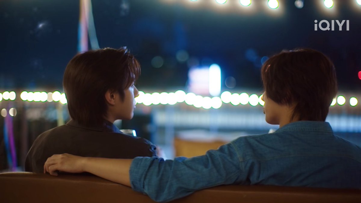sfkkfs_'s tweet photo. พระเอกกุเจ้าพ่อไมโครเวฟ นักซัพพอร์ตตัวยงมากก อยากให้อาร์มินได้บทหนัง ช่วยข้างหลัง แต่จัดฉากให้เเคสเอา เพราะอยากให้อาร์มินภูมิใจว่าทำได้ ย้ายมาอยู่ห้องใกล้ๆ ไหนจะเก็บเบียร์ที่อาร์มินเคยให้อีก คลั่งรักปะเนี่ยยย 55555 

แล้วคือ สารภาพตรงๆว่าอยากเป็นของอาร์มิน อยากเป็นคนพิเศษ ได้ดูแล ได้อยู่ข้างๆ กุตายๆๆ ยิ้มแก้มแตกแล้ว 🤣

#ResetTheSeries #การเกิดใหม่ของดวงดาว
#ResetEP3 #iQIYIOriginal