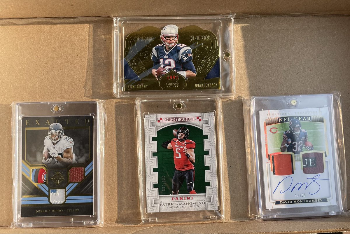 GloriousMattB's tweet photo. @cardboardbst Brady /25 (won’t gem) $125
Henry /25 player used $70
Mahomes Panini RC /399 $125
Montgomery /25 NT RC RPA $70
Salvador Perez 1/1 Spectra $100
Perez/Molina Dual Auto /5 $125
Perez Leaf auto 1/1 $100
Brady /88 PSA 10 Pop 1 $500

OBO https://t.co/gci0sijNnv