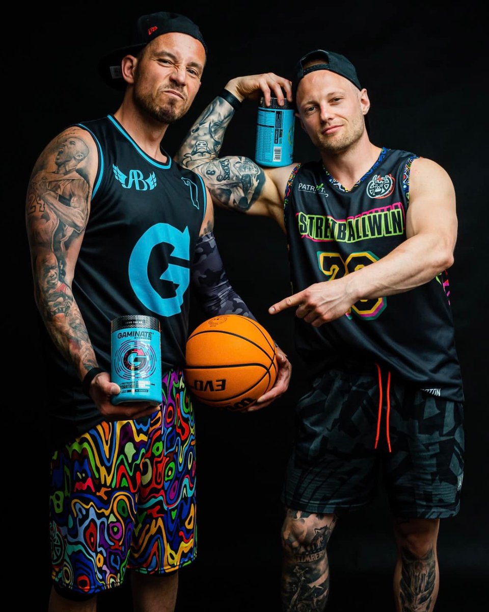 Jedna z najlepszych fot jaką dostaliśmy 👌🔥

Mr Buzzer &amp; Michał Kaczmarek ( Streetball WLN)
