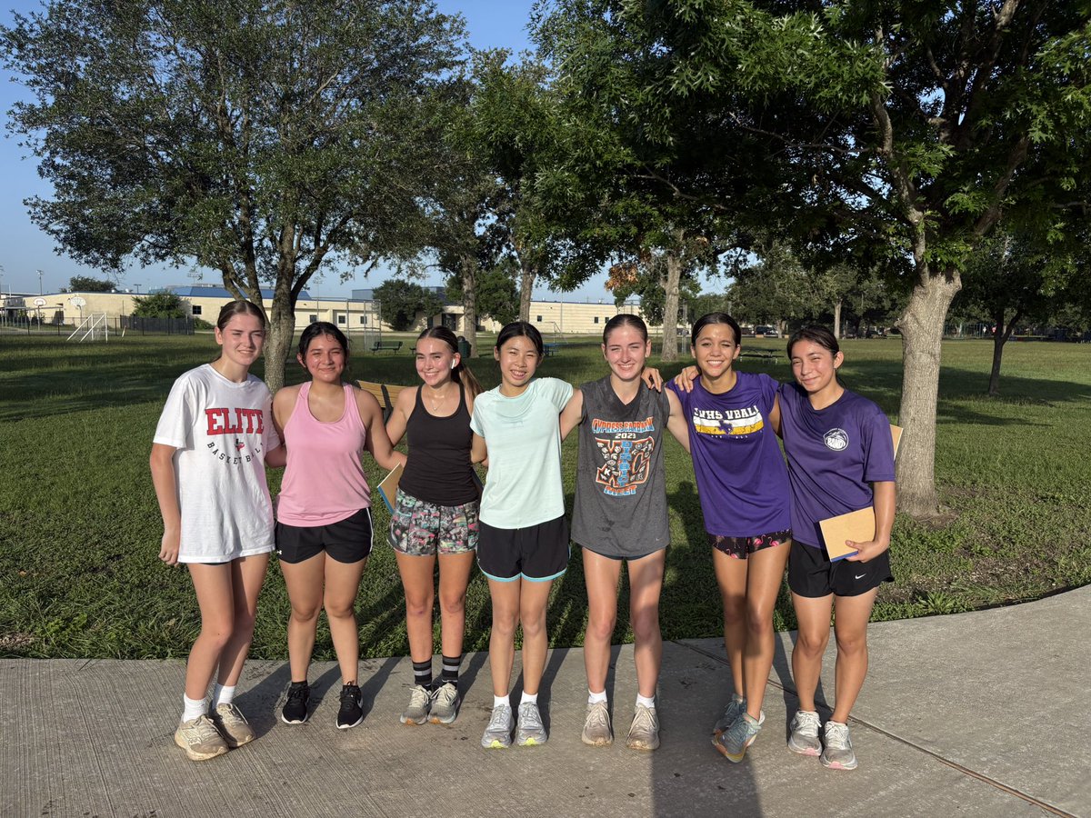 JVillageXCTF's tweet photo. First day of summer training was a hit! 🔥 The hill didn’t stand a chance. Let’s gooo! #XCGrind #SummerStrong https://t.co/ypfTn7PfnG