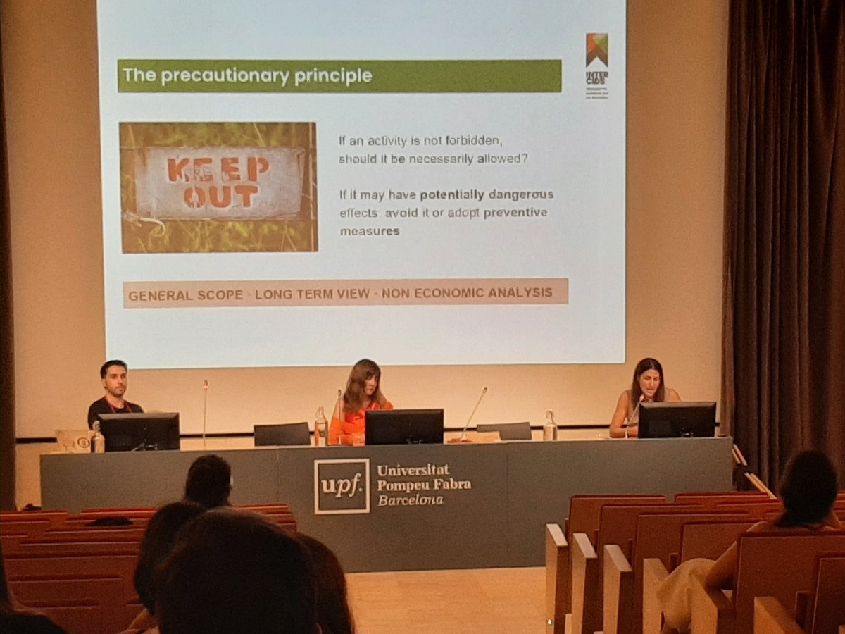 TafallaMarta's tweet photo. Fantástica sesión con Paula Casal (cómo compartir la Tierra con otras especies) y María Lacabex (contra las granjas de pulpos), moderada por Eze Paez.
#CompassionateFutures https://t.co/nZJiIAJkCf