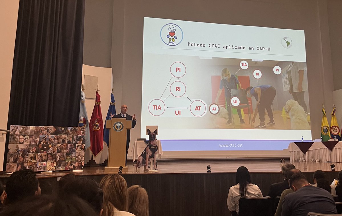 HOMILCOL's tweet image. #AgendaHOMIL El @homilcol recibió la visita de Francesc Ristol director del Grupo CTAC Barcelona, experto internacional en intervenciones asistidas con perros. Jornada liderada por el Servicio de Psicología del HOMIL.