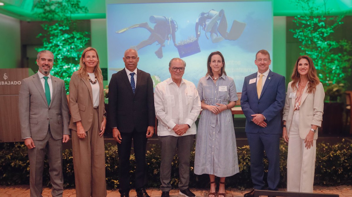 Cumbre de Conservación de TNC en RD destaca necesidad de una mayor colaboración para enfrentar desafíos ambientales bit.ly/4jPun8p <a href="/nature_org/">The Nature Conservancy</a> <a href="/TNCLatinAmerica/">TNC Latinoamérica</a> <a href="/AmbienteRD/">Ministerio de Medio Ambiente RD</a> <a href="/PainoHenriquez/">Paíno Henríquez</a> <a href="/AsonahoresRD/">Asonahores</a> <a href="/fpropagas/">Fundación Propagas</a> <a href="/cisnerosadriana/">Adriana Cisneros</a> <a href="/TropicaliaRD/">Tropicalia</a> <a href="/el_BID/">Banco Interamericano de Desarrollo</a> <a href="/FundBepensa/">Fundación Bepensa</a>