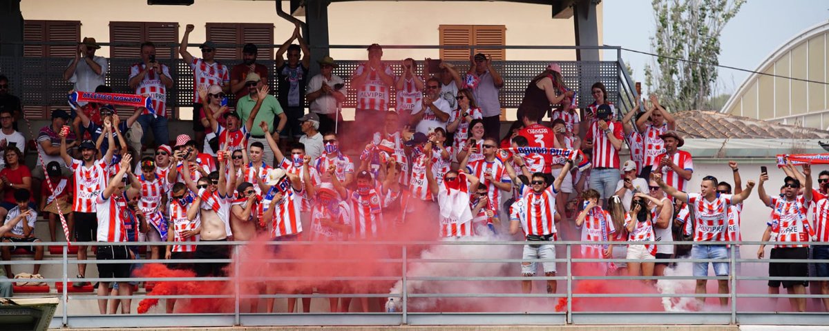 BandaPilo's tweet photo. Todavía con la resaca de Mallorca empezamos a preparar la final de las finales,inolvidable e histórico viaje vivido,como nos gusta llevarte en volandas y estar a tu lado @AtcoMonzon 💪🇵🇱🇲🇨🙌 #TodosAlCalderón #ATuLadoYHastaLaVictoriaSiempreMonzón #AupaAtleti https://t.co/hSqlfNJZMx