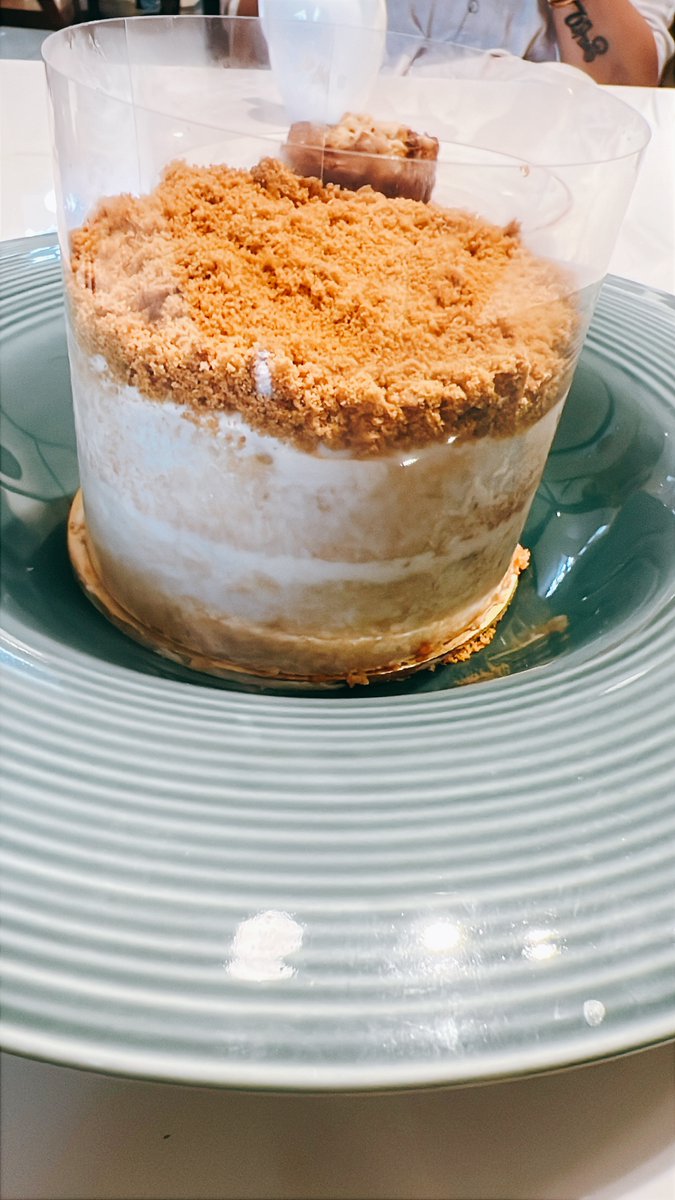 wordsmithkaur's tweet photo. Some desserts don’t just sit pretty—they perform! 🍰🎭
I met the Biscoff Pull Me Up Cake. Layers of vanilla sponge, Biscoff cream, soaked in Biscoff milk—revealed in a dramatic pull-up pour!
Dessert with a little drama? Count me in!😍
#BlogchatterFoodFest #Foodie https://t.co/f08VYZmKoe