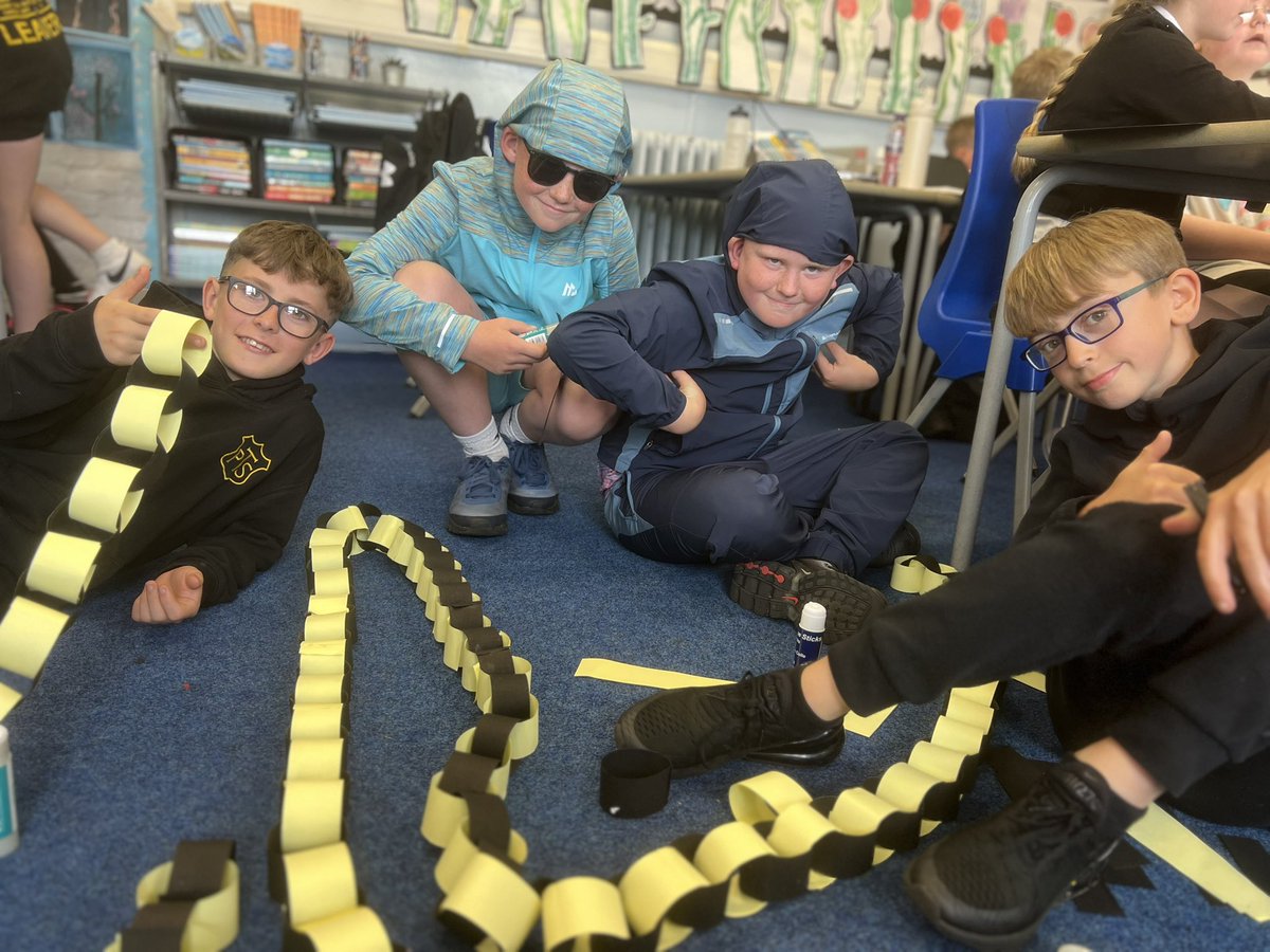 🖤💛 Leavers Assembly Prep 🖤💛 - not only have we been rehearsing our fabulous performance, but decorating the stage in our school colours! Can’t wait to see you all on Thursday at 9:30am for our final showcase! <a href="/ThornliePS/">Thornlie</a>!