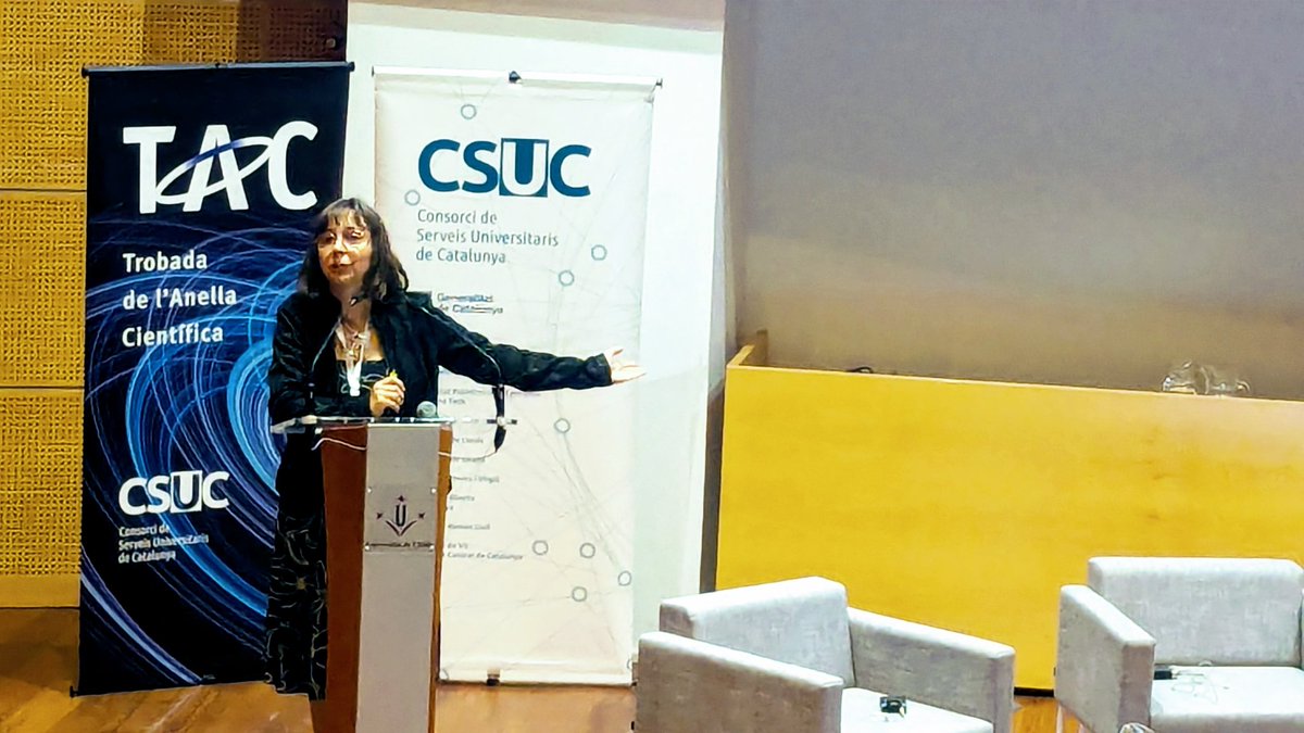 rdelavega's tweet image. La companya @miginternet explica a ritme d&apos;ACDC el q va passar a l,Anella Científica i el Catnix el dia de l,apagada a la #tac25