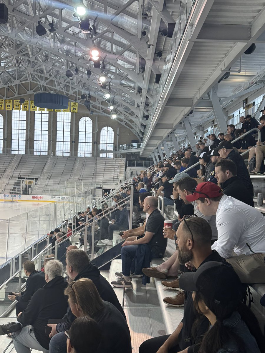 jplandowski's tweet image. Thank you @TheCoachesSite for an amazing experience in Ann Arbor! It was an incredible opportunity to present and share with over 450 coaches at the beautiful Yost Arena! Thank you! 🙏