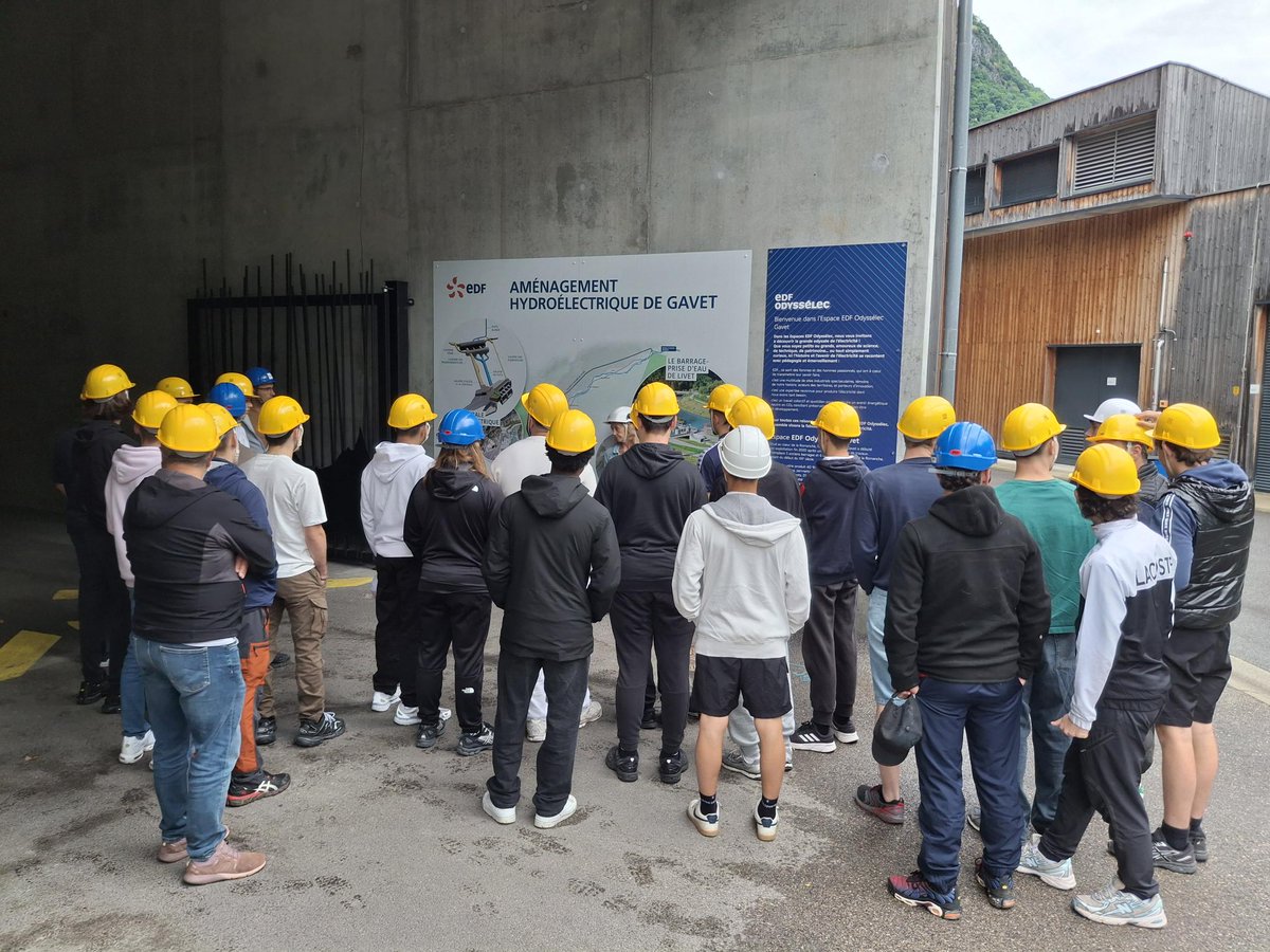EDF Hydro (@edf_hydro) on Twitter photo 👷♂️👩🏭5 classes, 2 centrales, 1 fil conducteur : la passion de l’électricité !
A Gavet ➡️ souterrain et modernité
A Cusset ➡️ patrimoine vivant et machines historiques
Les élèves de Bac Pro MELEC et chaudronnerie sont repartis inspirés ⚙️⚡ <a href="/EDF_AuRhAlpes/">EDF Auvergne-Rhône-Alpes</a>
#CélébrationHydro #CFAI 👷♂️👩🏭5 classes, 2 centrales, 1 fil conducteur : la passion de l’électricité !
A Gavet ➡️ souterrain et modernité
A Cusset ➡️ patrimoine vivant et machines historiques
Les élèves de Bac Pro MELEC et chaudronnerie sont repartis inspirés ⚙️⚡ <a href="/EDF_AuRhAlpes/">EDF Auvergne-Rhône-Alpes</a>
#CélébrationHydro #CFAI