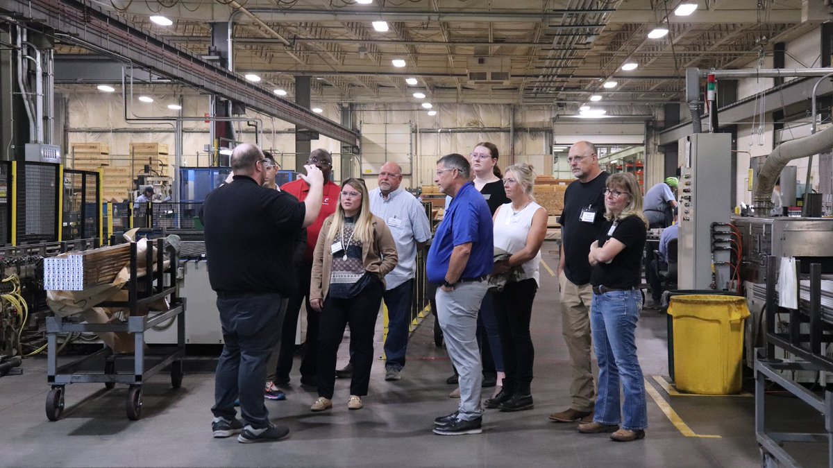 thk_tma's tweet image. On June 4, we welcomed @Battelle &amp;amp; Ohio Stem Learning Network along with 10 Ohio school districts for a day of STEM learning, training &amp;amp; tours through the Manufacturing Production Pathway grant. Big thanks to Sandy Guinto &amp;amp; team for making it a success! ⚙#STEM #OSLN #TMA #THK