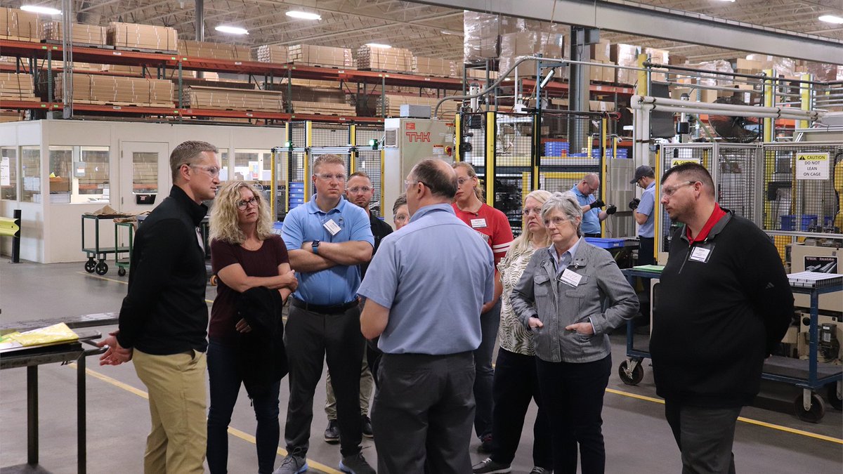 thk_tma's tweet image. On June 4, we welcomed @Battelle &amp;amp; Ohio Stem Learning Network along with 10 Ohio school districts for a day of STEM learning, training &amp;amp; tours through the Manufacturing Production Pathway grant. Big thanks to Sandy Guinto &amp;amp; team for making it a success! ⚙#STEM #OSLN #TMA #THK