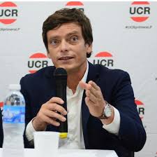 La Plata merece decidir: dejemos de ser la capital olvidada

Por <a href="/pablonicoletti_/">Pablo Nicoletti</a> 

vocespoliticas.wordpress.com/2025/06/17/la-…