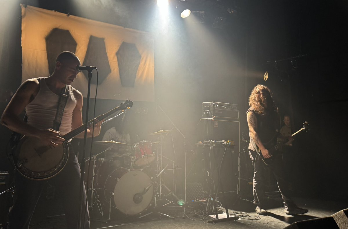 noname_records_'s tweet photo. Show Me The Body 来日ライブ 代官山UNIT セトリ
#showmethebody #smtb #numb #klonns #来日 #setlist
初来日NYポストハードコア ショーミーザボディはBeastie Boys Sabotageや未音源化新曲数曲含む濃厚な45分14曲 https://t.co/pjYMSqjFWM