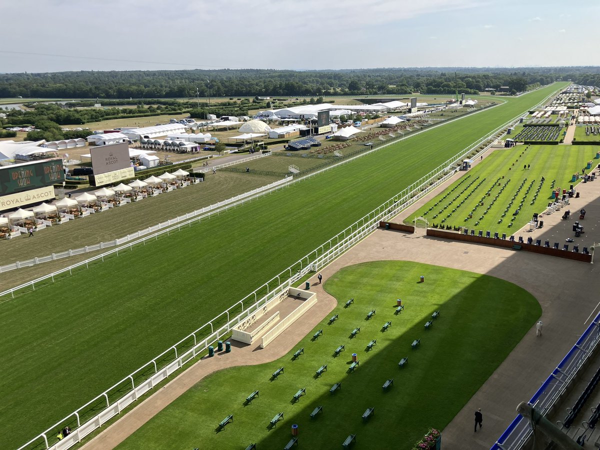 TimDellor's tweet image. We’re ready to go with the best week of the year. @Ascot on @BBCBerkshire and @bbc5live Sports Extra all week. The Royal Procession and all the big races coming up now.