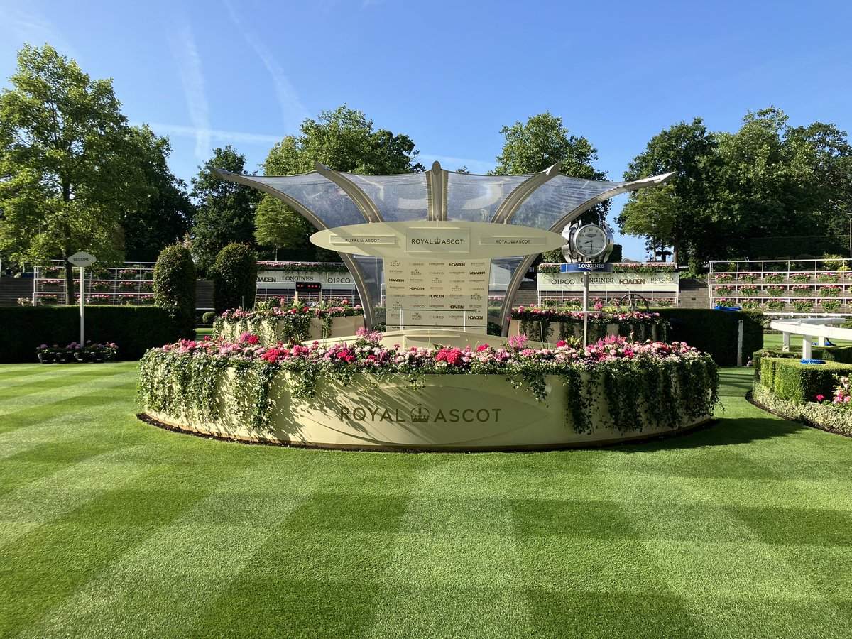 TimDellor's tweet image. We’re ready to go with the best week of the year. @Ascot on @BBCBerkshire and @bbc5live Sports Extra all week. The Royal Procession and all the big races coming up now.