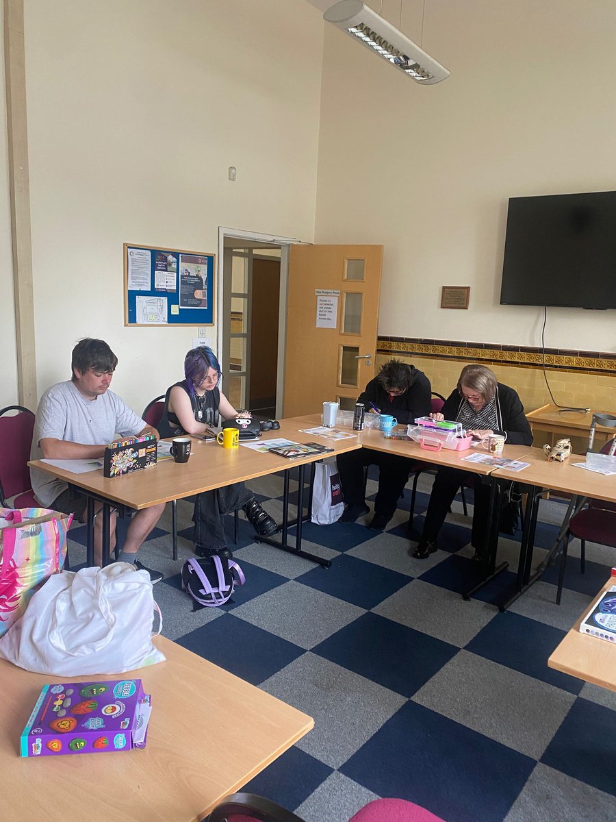 RRR_LUF's tweet image. Arts &amp;amp; Crafts Group 🎨✂️
Creativity, conversation, and community! Our Arts &amp;amp; Crafts Group is the perfect space to get stuck into something hands-on while connecting with others. No experience needed...just come along and join in!

#ArtsAndCrafts #CreativeConnection