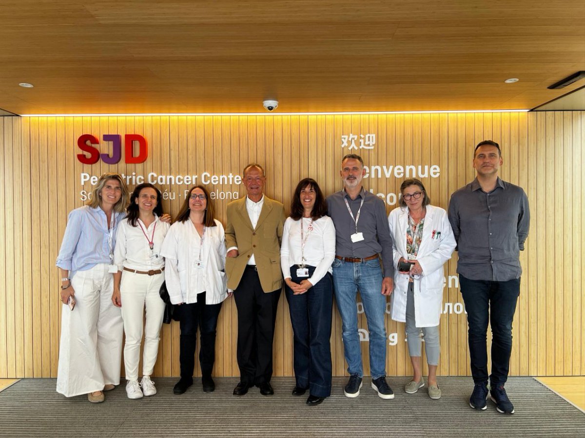 IRSJD_info's tweet photo. 🔬 Dr. José María Moraleda (@RedTeraV) visits @SJDbarcelona_ca and learns up close about the capabilities in clinical research and advanced therapies of the #HSJD environment. An inspiring exchange to continue advancing in #celltherapy, #immunotherapy and #genetherapy. 🧬Cooperative networks, translational science and commitment to #childhealth
#Research #TeraV #TeraVPlus