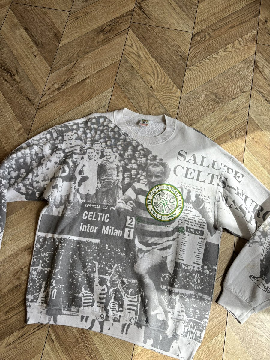 TaeBash's tweet image. Retro Kick Sportswear number 💧