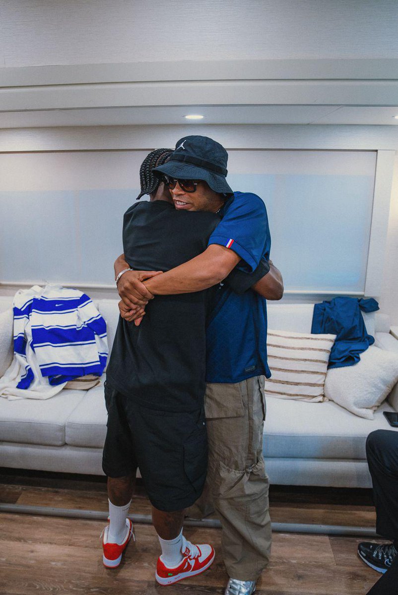 Sempre uma energia boa com esta galera!!! Encontro de gerações para a <a href="/Nike/">Nike</a>... Fica ligado que vem mt coisa boa por aí!!! 🔥🤙🏾