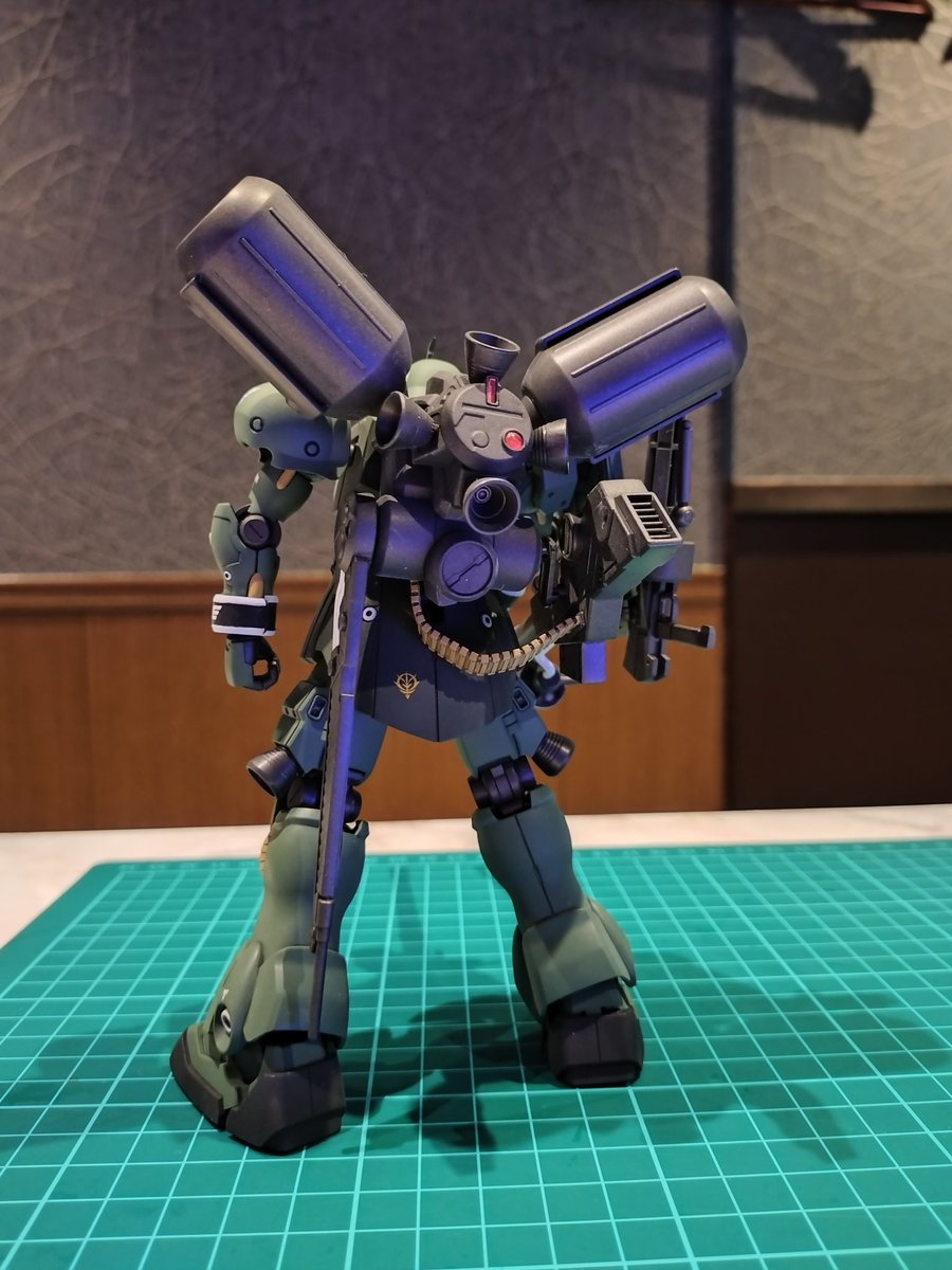 karuputi's tweet photo. ギラ・ズール　ギルボア・サント機完成写真です。
特に改造箇所ないですが、モノアイ、センサー類はクリアーに置き換えました。
過去作のギラ・ズール(バーナム仕様)と並べてます。
どちらもオーガスタに展示しております。

#ガンプラ
#ガンダムuc
#ギラ・ズール
#ガンプラ好きと繋がりたい https://t.co/TKVItdwxeM
