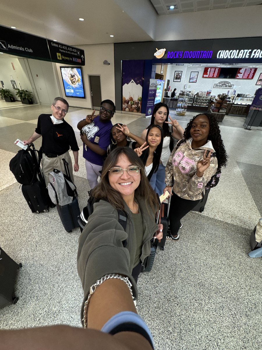 poullard_colina's tweet photo. Good Luck at Nationals in Des Moines @OlleSpeech ladies and the magnificent @GeorgeTennison3 and @mscruzc! I can’t wait to see the hardware you bring back to @OlleMightyOwls! We are proud of you! @AliefISD @RenferdJoseph https://t.co/HSlgJ6eQrl