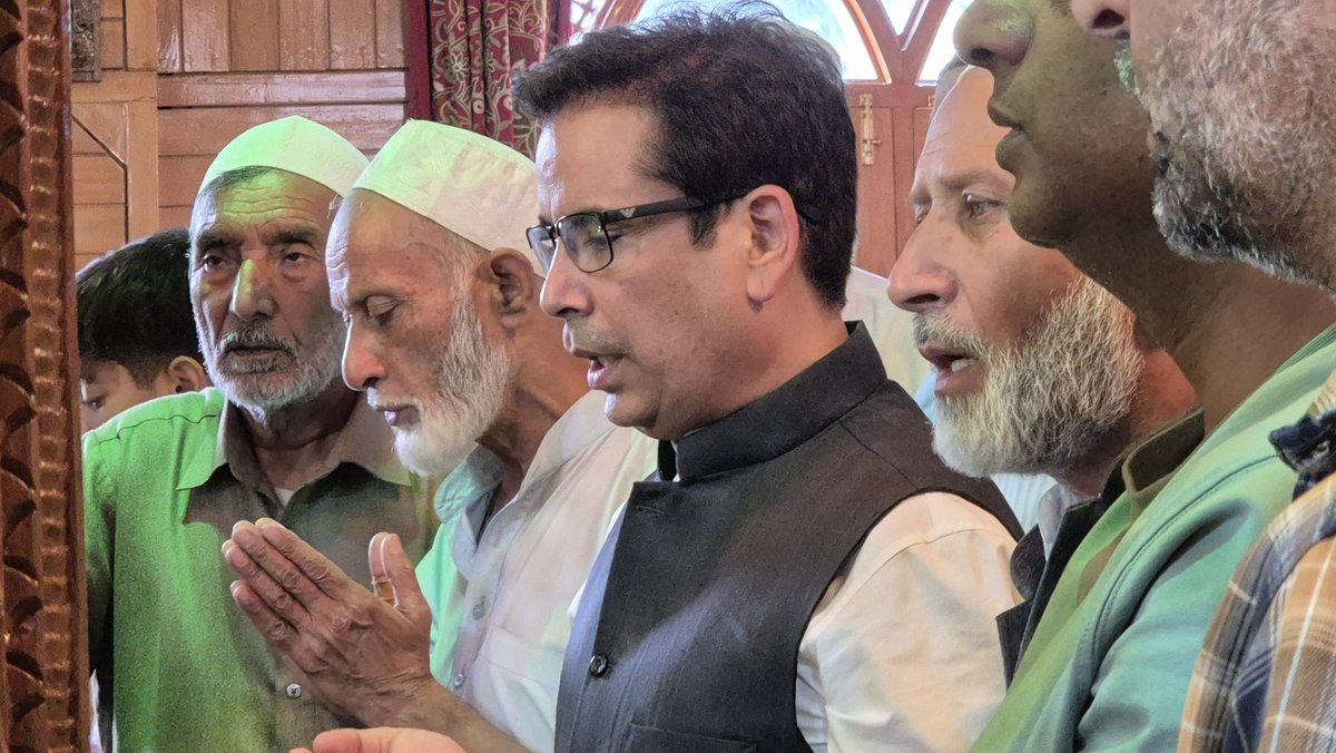 JKNC (@jknc_) on Twitter photo The Chief Spokesperson of the Party and MLA of Zadibal <a href="/tanvirsadiq/">Tanvir Sadiq</a> , paid his obeisance at the revered Shrine of Hazrat Khawaja Habibullah Nowshehri (RA) following the annual Urs Mubarak. Accompanied by local party officials and office bearers, he united in prayer for enduring The Chief Spokesperson of the Party and MLA of Zadibal <a href="/tanvirsadiq/">Tanvir Sadiq</a> , paid his obeisance at the revered Shrine of Hazrat Khawaja Habibullah Nowshehri (RA) following the annual Urs Mubarak. Accompanied by local party officials and office bearers, he united in prayer for enduring
