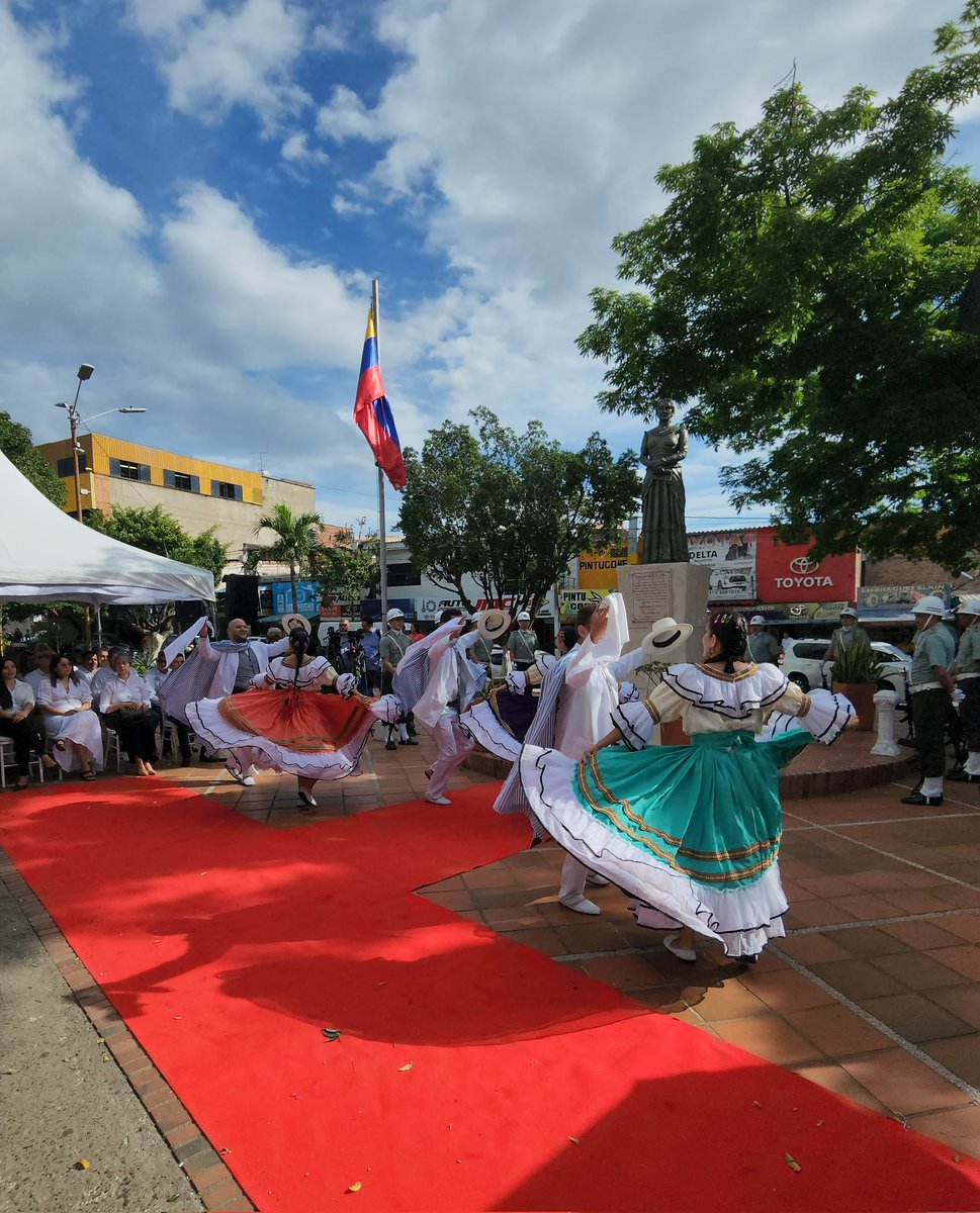 Feliz cumpleaños Cúcuta!Celebramos 292 años de historia, tesón y esperanza. Felicitamos a los cucuteños gente luchadora, carismática y valiente que consu esfuerzo construyen cada día una mejor ciudad.#AEstaHora se cumple acto conmemorativo con presencia de autoridades municipales