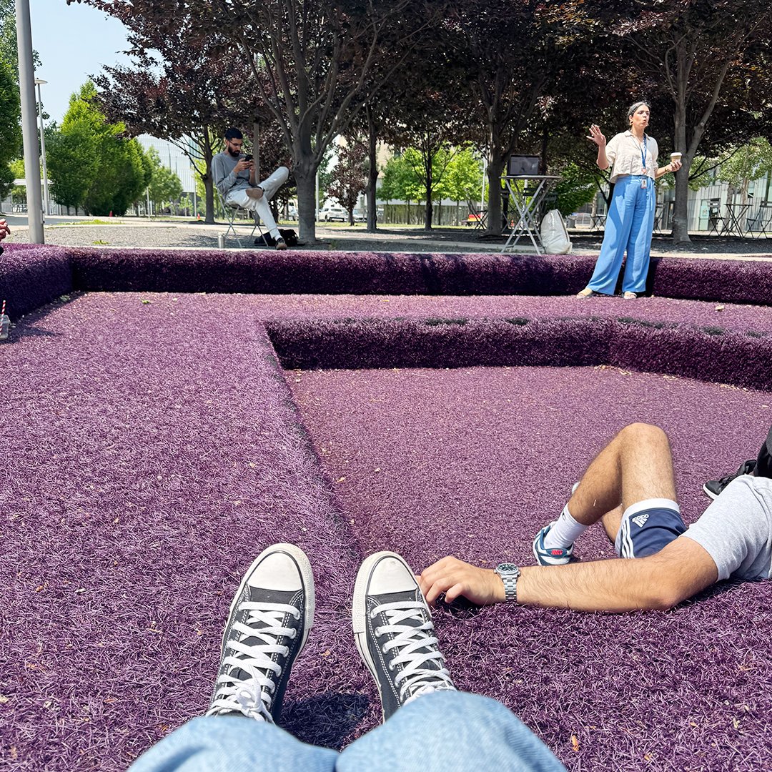 SheridanFAST's tweet image. Parandis Abdi’s Architectural Visualization class took advantage of the sunny weather last week with an outdoor session right by the HMC campus. Sketchbooks, sunshine, and even a bit of yoga to keep the creative energy flowing. ✏️🧘‍♀️🌞
#ArchitectureStudents #OutdoorClass