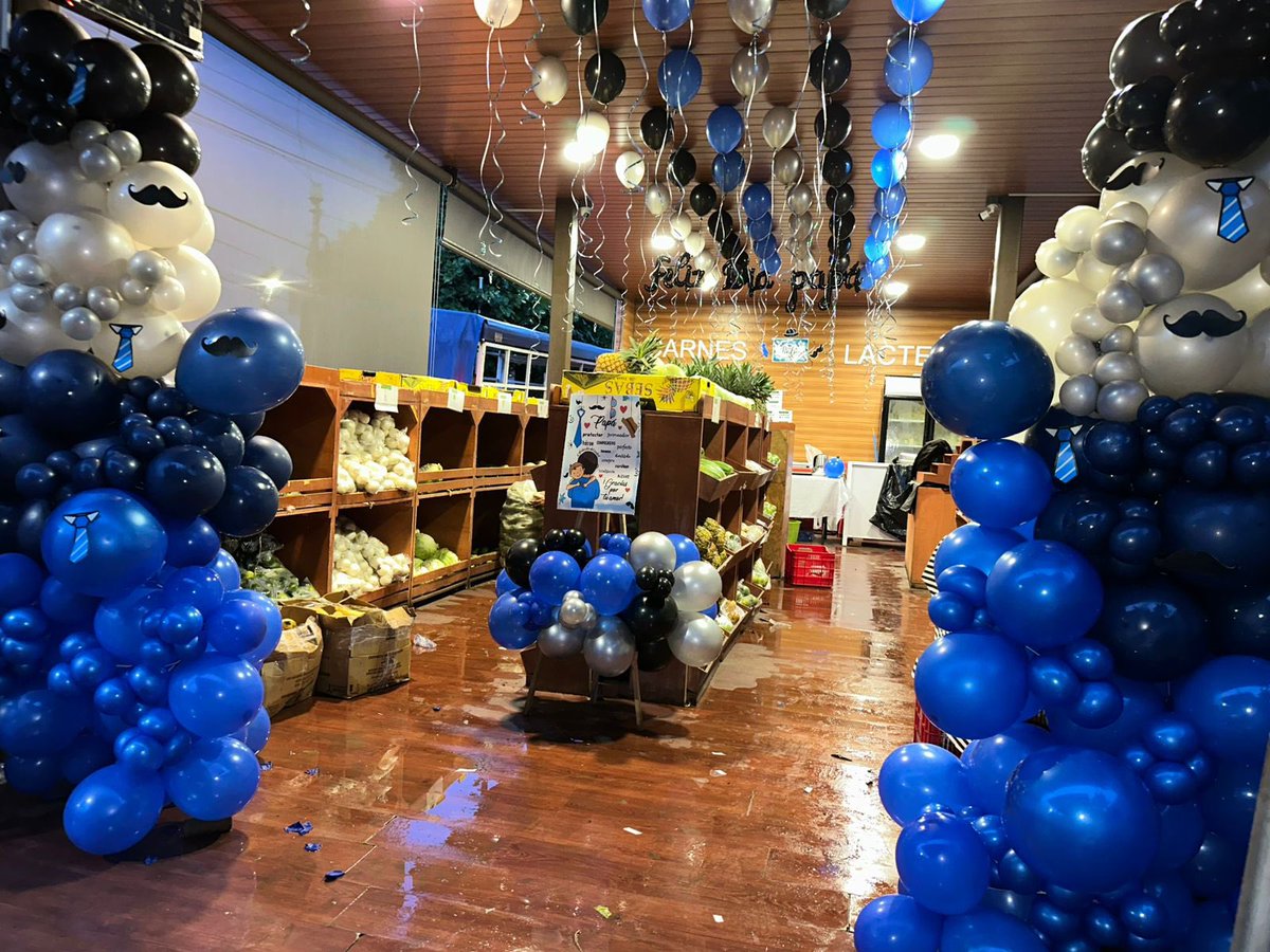 oscardomsv's tweet photo. ¡Feliz día del Padre en los AgroMercados! 👴🏼👨🏻🧓🏽🧑🏻👨🏽‍🌾 https://t.co/yjCyjP9Q6q