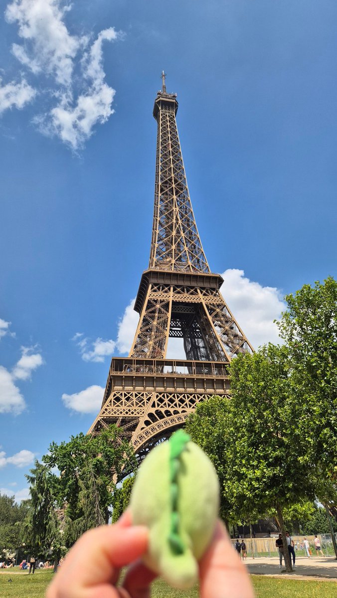 MiniTeenyShteve's tweet photo. Just a teeny dinosaur exploring the world https://t.co/vnjAKoWO38