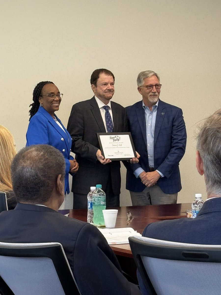 LaurieCl13's tweet image. Faculty like Steven Hill set @waketechcc apart from other institutions. History professor, @PHITHETAKAPPA advisor, and committed to the mission of educating students, developing future leaders and serving our community! Recognized today by #WakeTech trustees