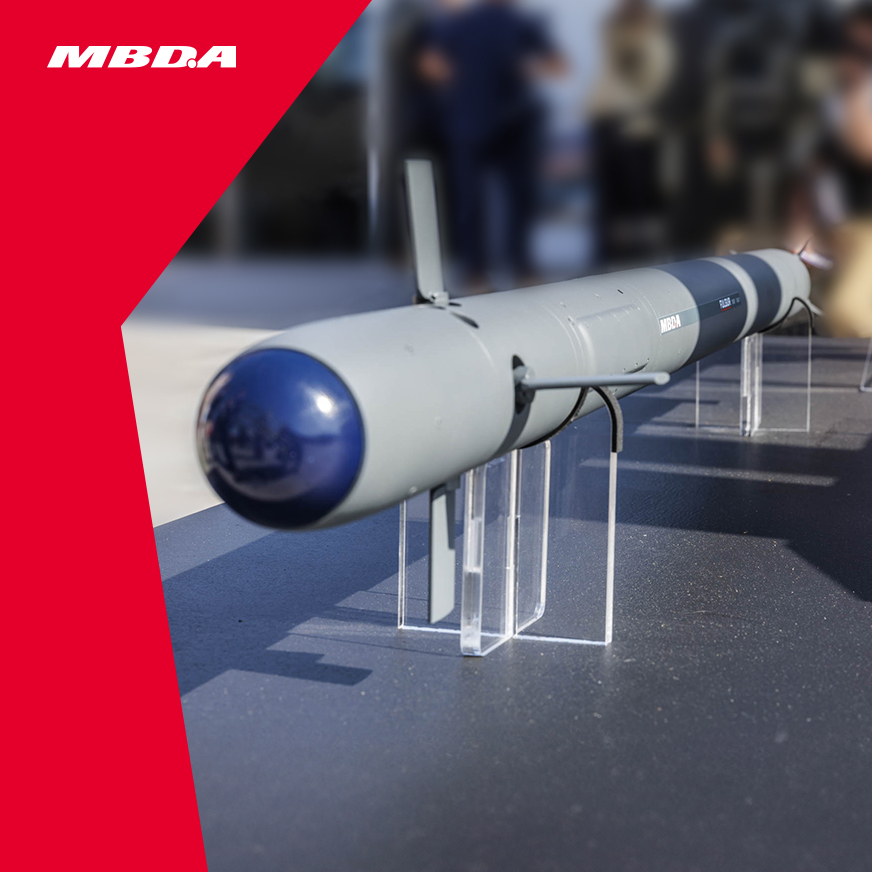 MBDAFrance's tweet photo. Son nom a été dévoilé le premier jour du #ParisAirShow: MBDA a signé un accord pour développer #FULGUR, un missile VSHORAD supersonique pour l'armée italienne 🇮🇹
- Fire-and-forget
- Contre les drones, hélicoptères et jets
- Intégré au Sky Warden
🗞️ https://t.co/48f7cOpr4O https://t.co/WDRa7KGEXe