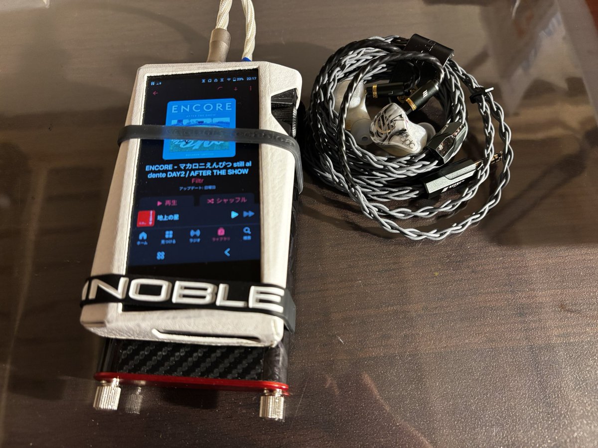 Yv0kviB9's tweet photo. #夜オデ #Astell&amp;Kern #SR35 #うつせみワークス #SOUNDTIGER #qdc #White Tiger #マカロニえんぴつ

今日の夜オデはマカロニDAY2のセトリ♪♪
PAWGT2じゃサブスク使えないって思ったけど、そもそもSR35と🐯さんペアがあるじゃないか！！サブスクも聴けるじゃないか！！ってなって気分上がりました😊🎶 https://t.co/TP8QE2TBLs