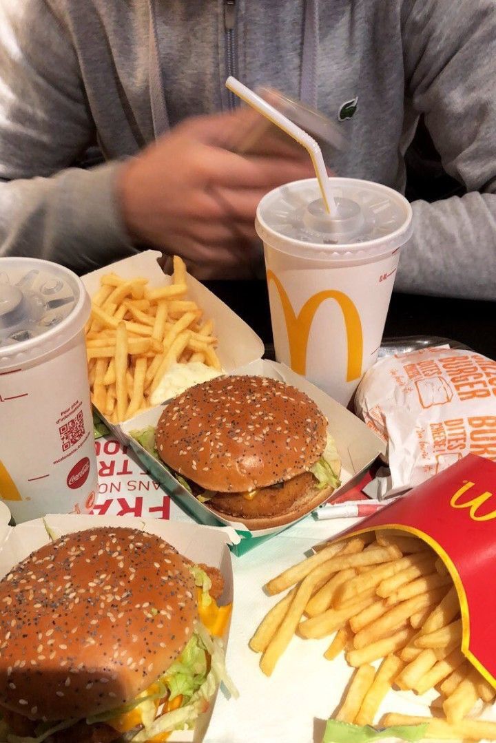 Esto 👇🏽+ amigos + tu peli favorita en el cine = planazo
💛 @mcdonalds_ar 💛