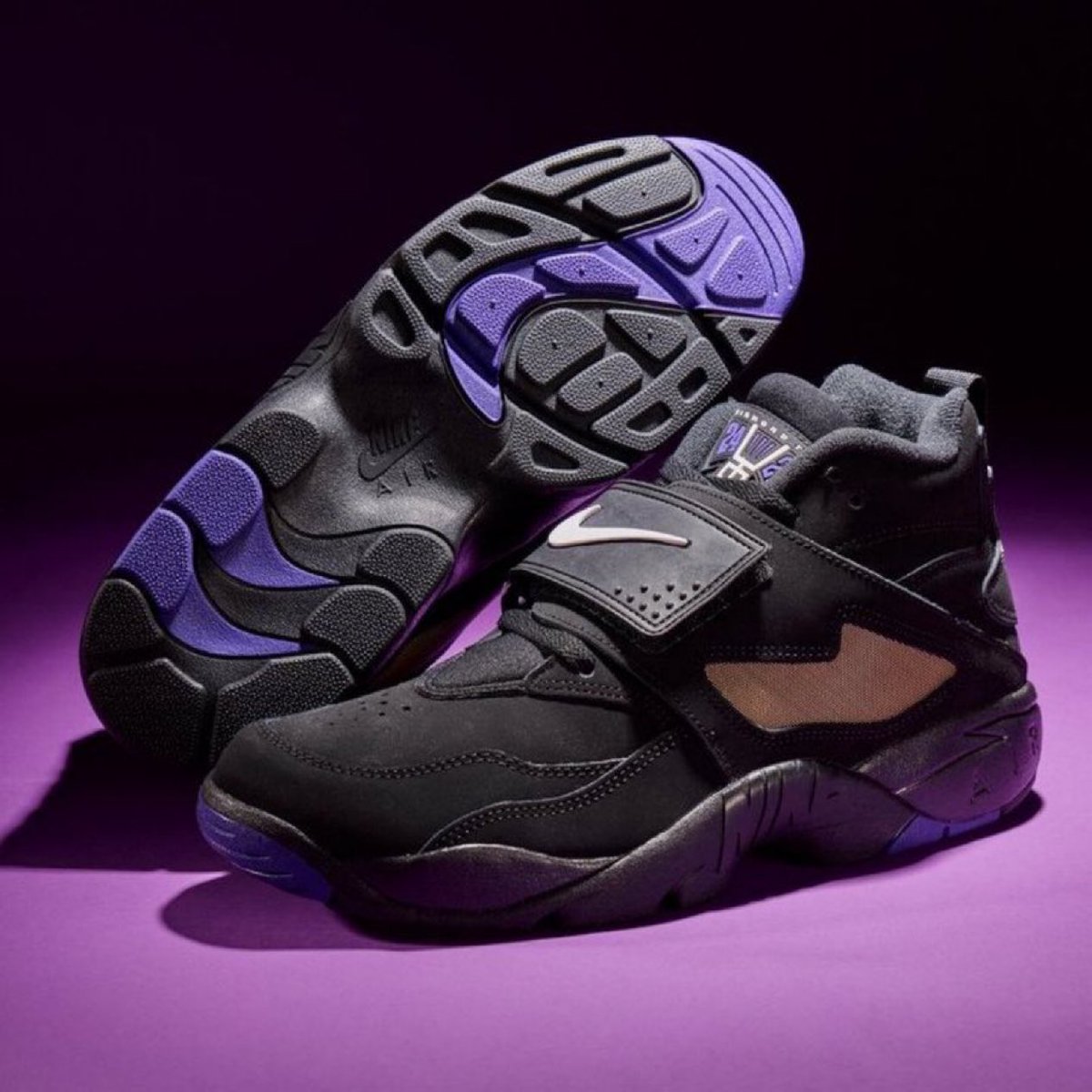 snkr_twitr's tweet photo. AD: Sizes added: Nike Air Diamond Turf 'Ravens' 🐦‍⬛ 

Footlocker https://t.co/KWrfV30pBb 
JDsports https://t.co/RSW2cQRe3Y
Finishline https://t.co/CqQCg16piT
Hibbett https://t.co/3EZrmEQYyT https://t.co/cZaLJxThQL