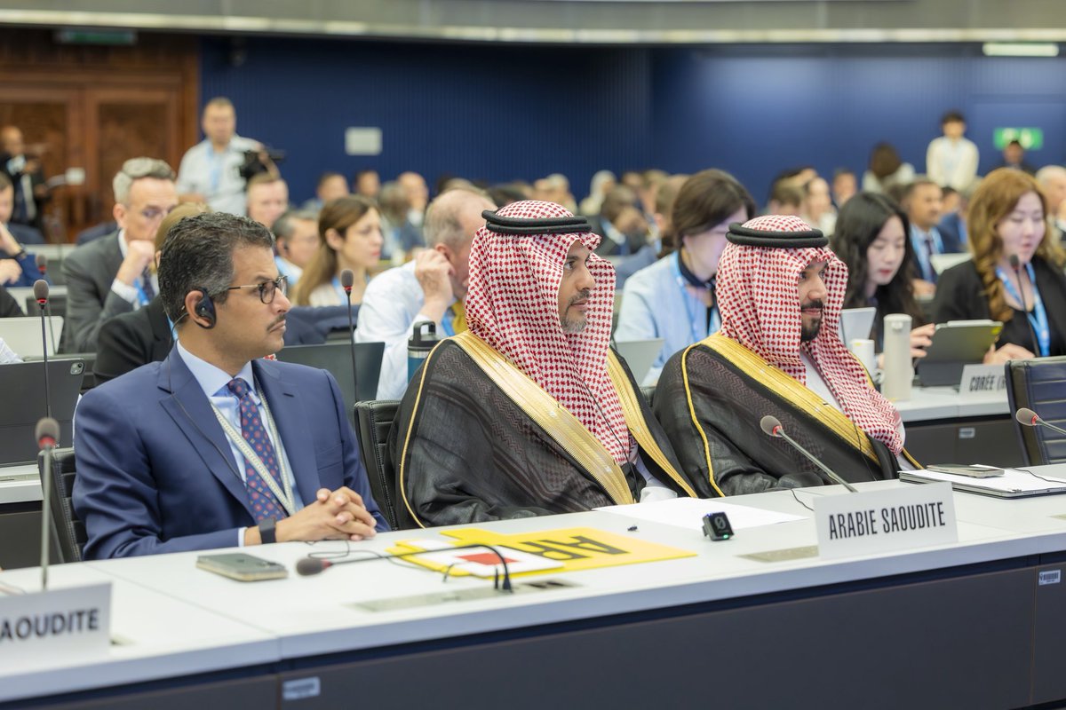 KSAPermanentGVA's tweet image. شاركت المملكة في أفتتاح أعمال دورة مجلس الاتحاد الدولي للاتصالات 2025 @ITU بحضور معالي المهندس هيثم العوهلي محافظ هيئة الاتصالات والفضاء والتقنية المكلف، وسعادة المندوب الدائم لدى #UNGeneva السفير عبدالمحسن بن خثيلة.