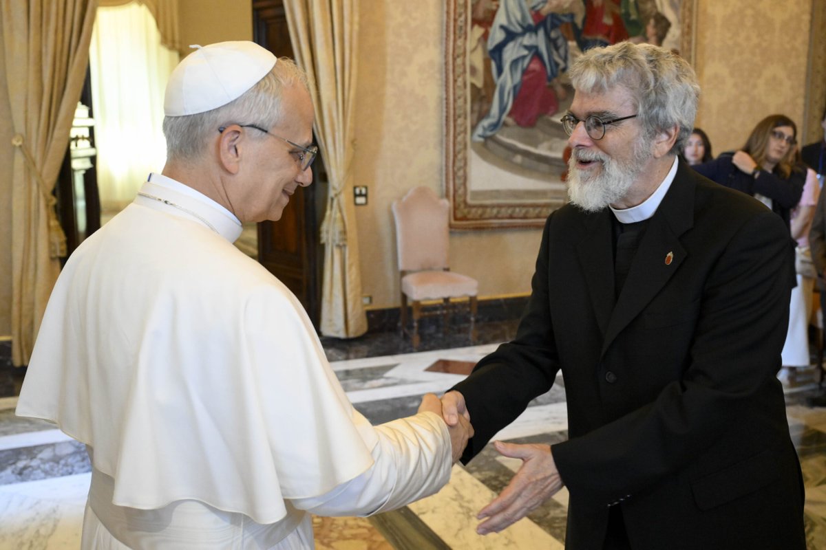 Pope Leo XIV told students in the Vatican Observatory summer school during an audience that scientific discovery and knowledge are meant to benefit all of humanity. He's pictured here with Br. Guy Consolmagno, SJ, director of the Vatican Observatory.

➡️ ow.ly/NxL050WaKt8