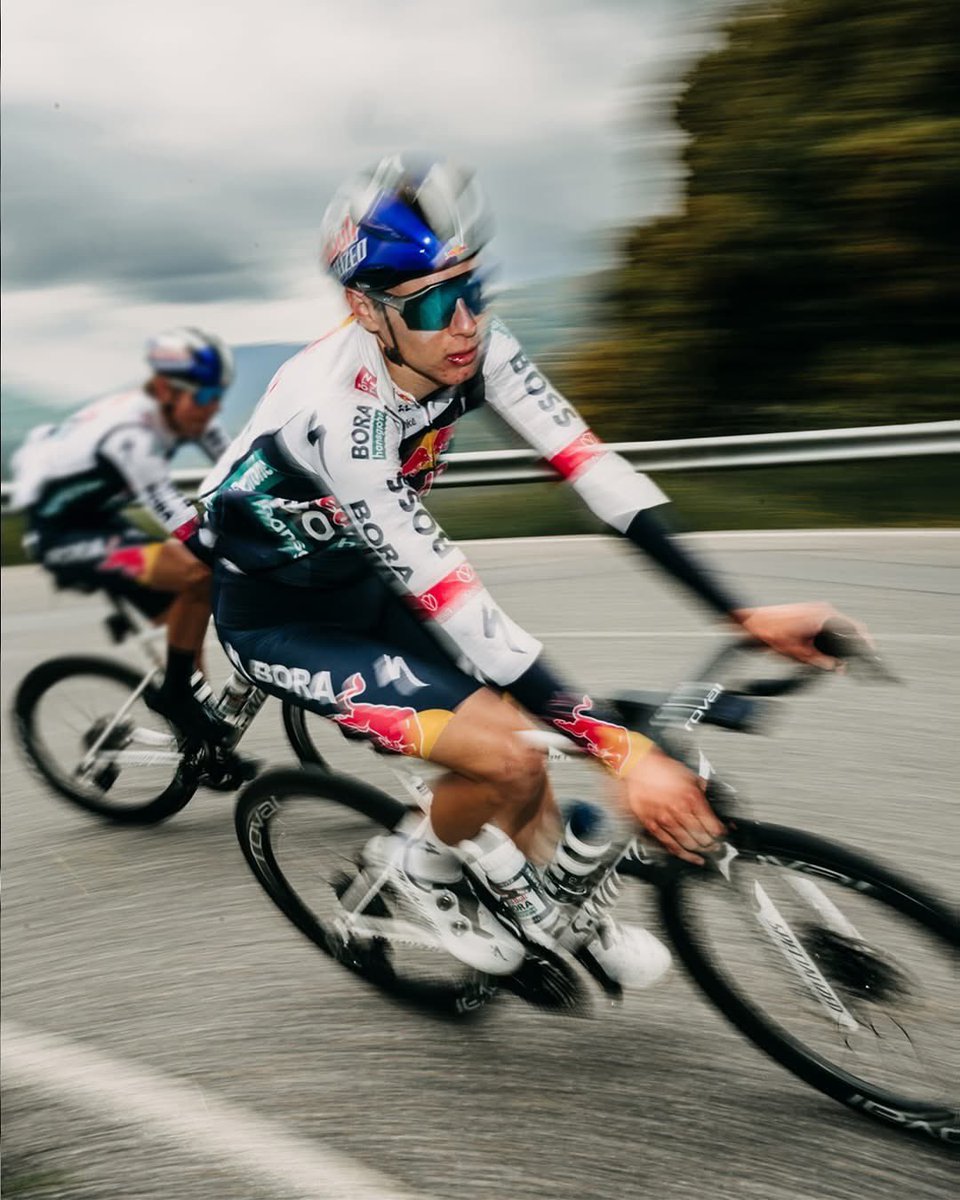 Second youngest in the race - Second on the first HC finish &amp; moves into second on GC - Top class from <a href="/RBH_ProCycling/">Red Bull – BORA – hansgrohe</a> Rookies! 

Troppo class Lollo <a href="/finn_lorenzo/">Lorenzo Finn</a> 

#GiroNextGen