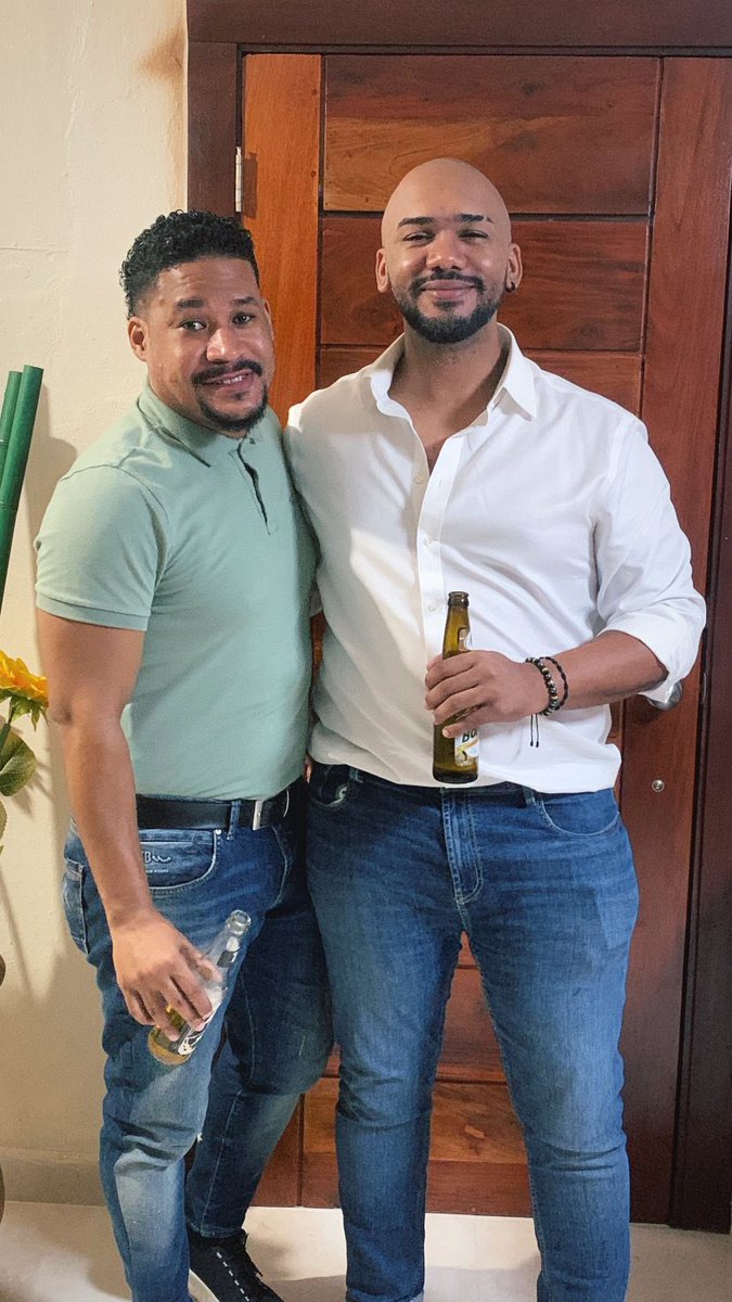 viniciomotam's tweet photo. El amor de mi vidacumple años hoy. @JMC17_ 😻😻😻 https://t.co/iS9pgCplHm