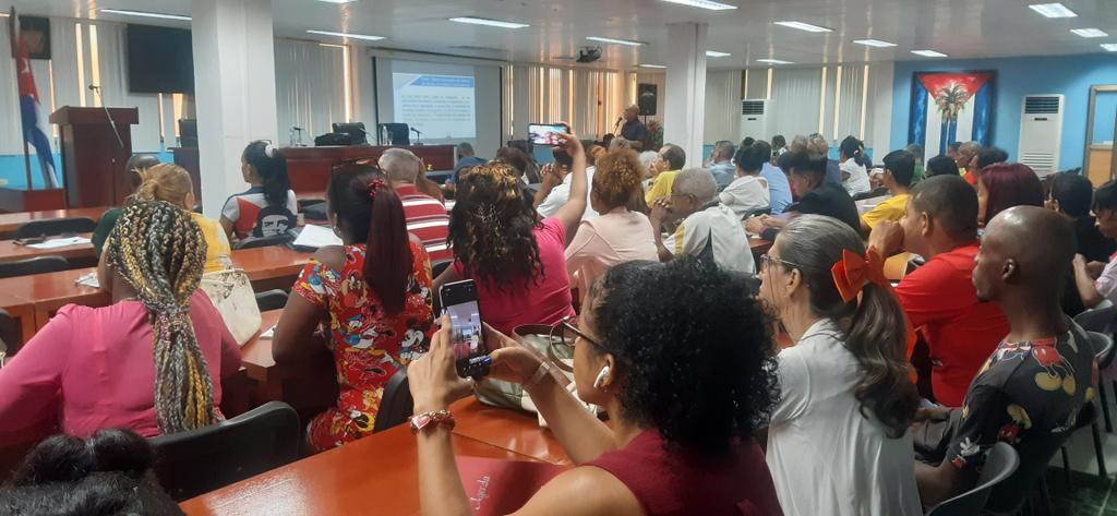 Citmagtm's tweet photo. 📢 AHORA desde el #GobiernoProv participan científicos e innovadores guantanameros en la presentación y debate sobre futura Ley de Ciencia Tecnología e Innovación.
#CTI #Guantánamo #CienciaCubana
#Política #ProgramasYProyectos @ArmandoRguezB @cruz_dayamy @SANTANACITMA @JMartin https://t.co/EPY48yIl7q