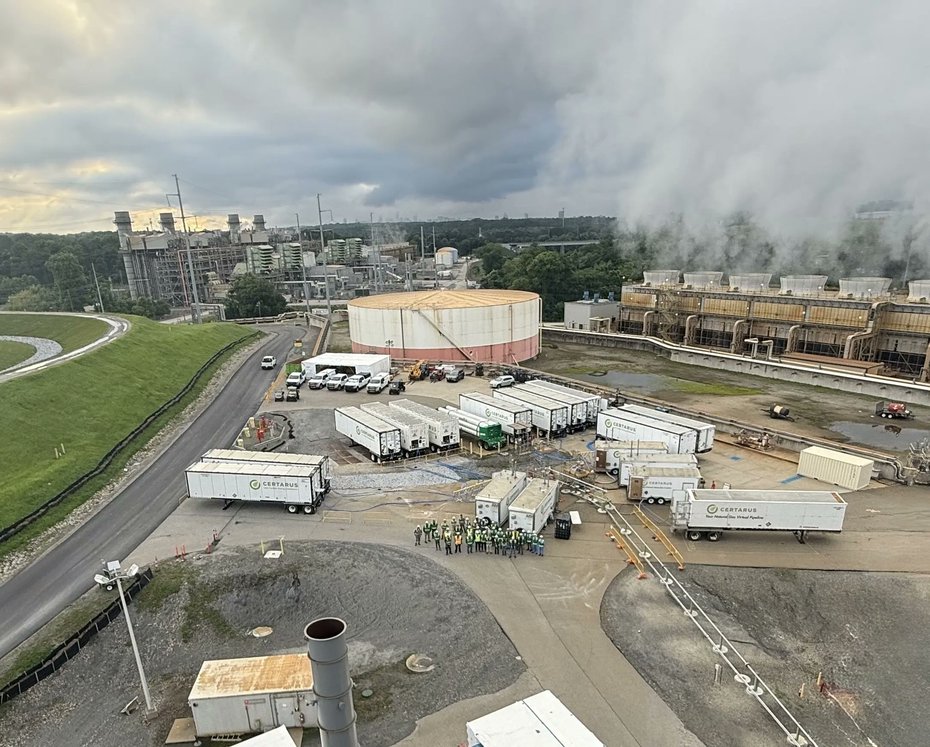 Georgia Power and <a href="/Power_MHI/">Mitsubishi Power</a> have successfully completed a second trial blending 50% #hydrogen and #naturalgas fuels on an advanced gas turbine, resulting in a 22% reduction in CO2 emissions.

#HydrogenPower #Sustainable #EmissionsReduction #HydrogenNow

fcw.sh/xD4dp7
