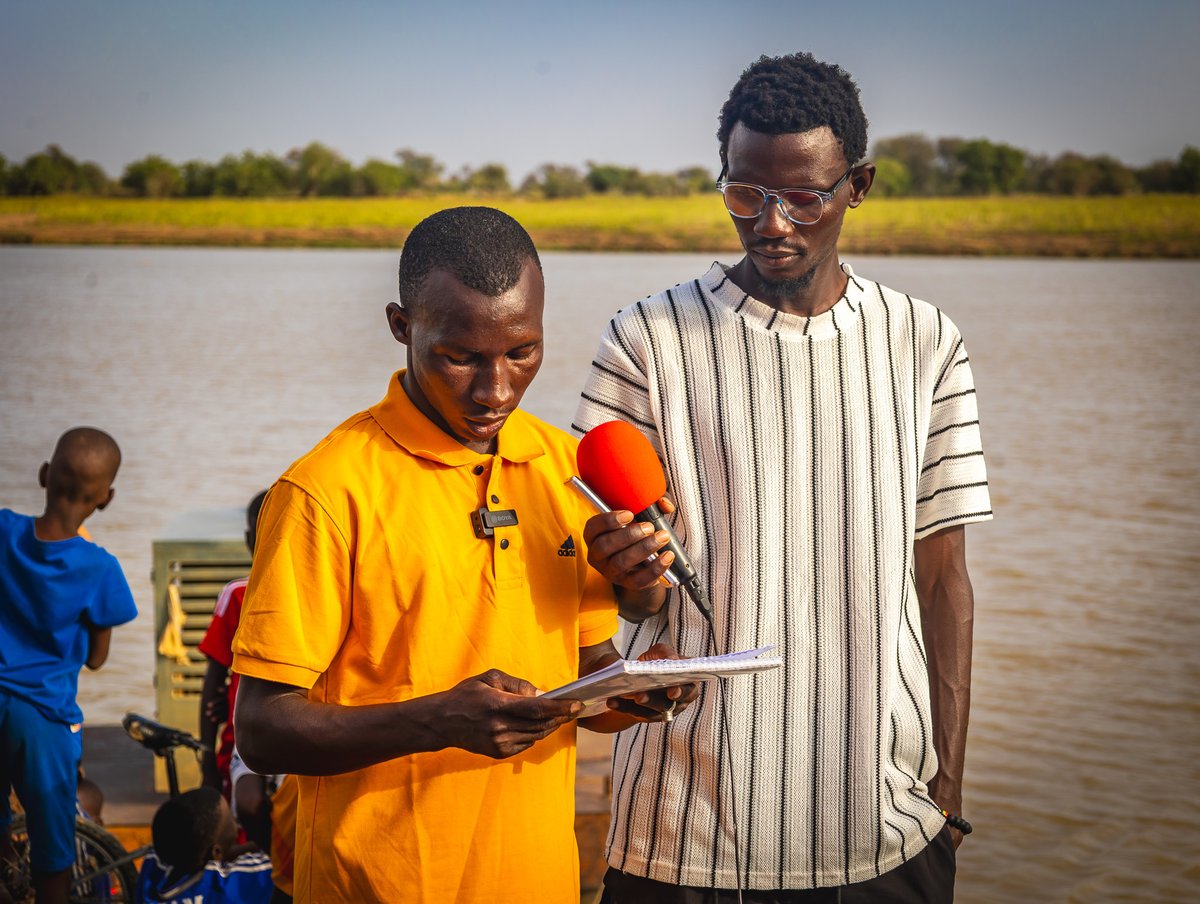 PNUDSenegal's tweet image. 🇸🇳 Abdoulaye incarne l'#innovation, l'engagement et la solidarité. Grâce au soutien du #PNUD et de l’@Adepme, il fait de la pisciculture sur case flottante qui lui assure des revenus, profite à toute sa communauté et inspire les jeunes de #Matam à suivre son exemple.

#Jeunesse