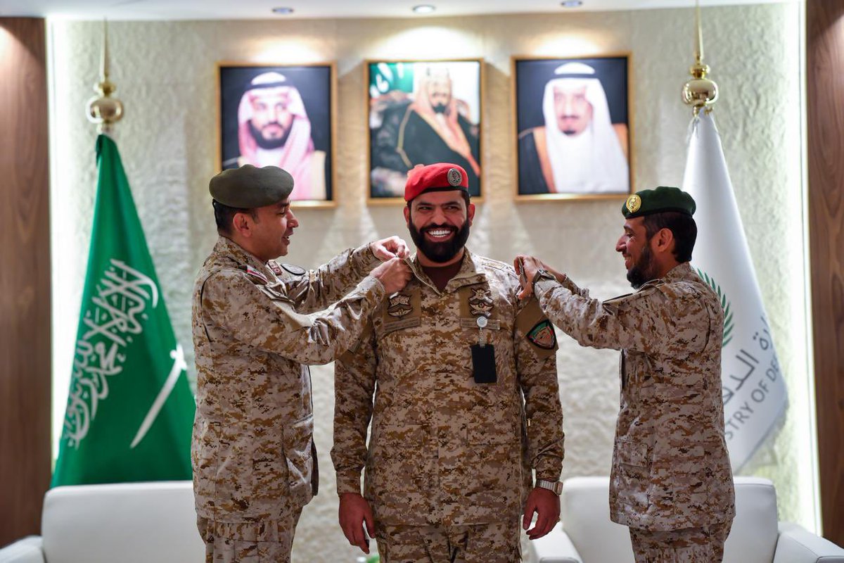 altaleb_aljouf's tweet photo. نبارك ونهنئ الأخ 

محمد بن بدر المريزيق الطالب

بمناسبة ترقيته الى رتبة مقدم 
في القوات الجوية الملكية السعودية
سائلين الله له دوام التوفيق 
#عشيرة_الطالب_بالجوف  #سكاكا  #الجوف #عنزة https://t.co/qlS1t1D6GX