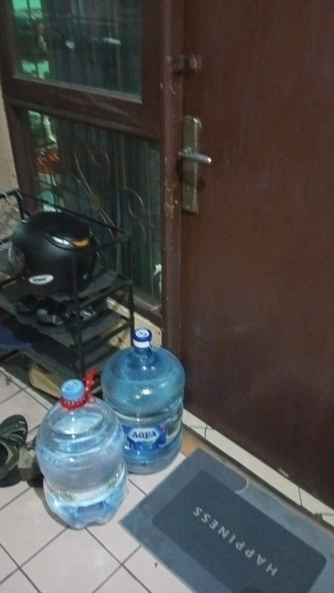 tea_booster's tweet photo. Pesen airnya siang, lalu diantarnya malan, bagus bagus sekali https://t.co/maJgwnkQ60