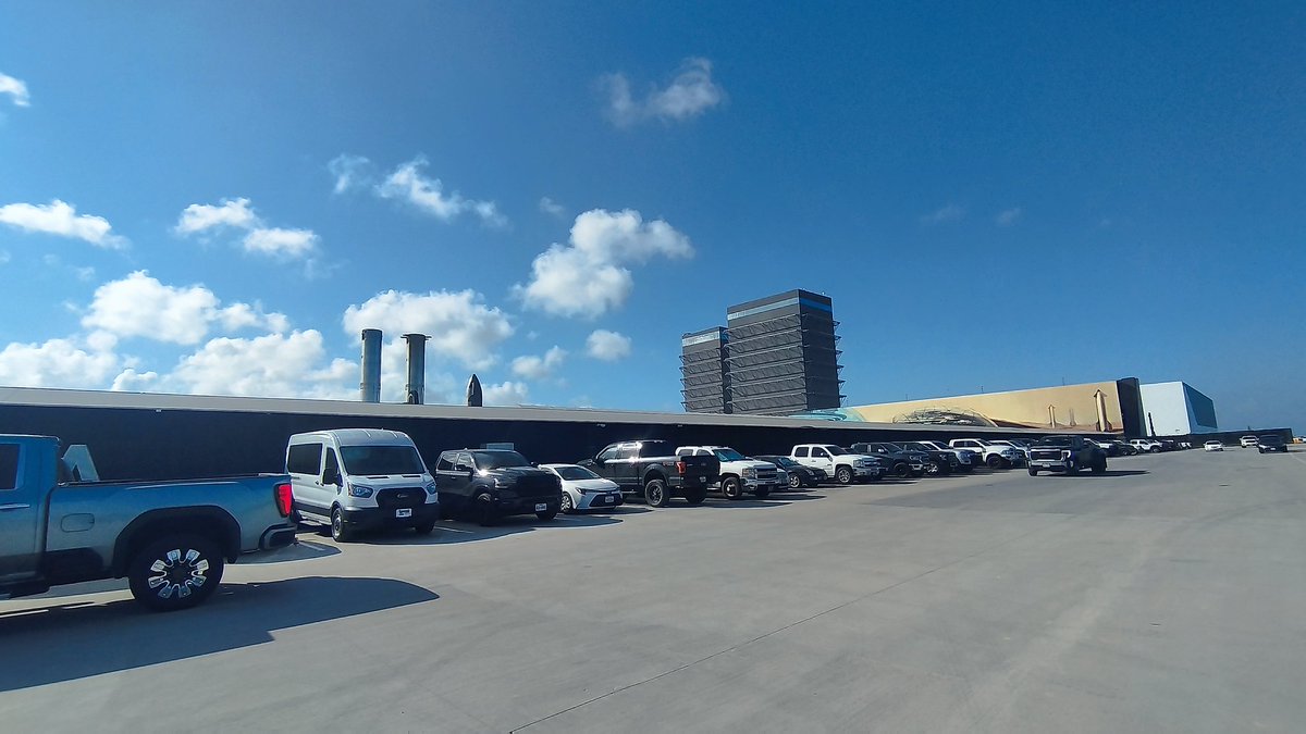 asael2's tweet photo. I rented @Tesla car and did a whole road trip from abroad, just by my own to @StarbaseTX simply to discover that the sign area is being used as a parking area. And couldn't even take a good picture of it... So sad. Please @elonmusk, arrange a place for the guys to park their cars https://t.co/V3h3OgOItX