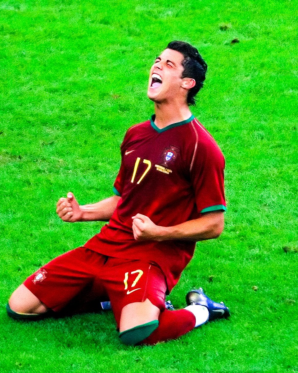 brfootball's tweet image. 19 years ago, a 21-year-old Cristiano Ronaldo scored his first World Cup goal against Iran. 

The start of 𝐦𝐚𝐧𝐲 highlights on the biggest of stages 🌟